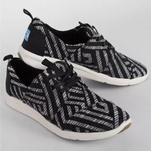 Toms Women's Black Del Rey Tribal Print Woven Sneakers Size 7